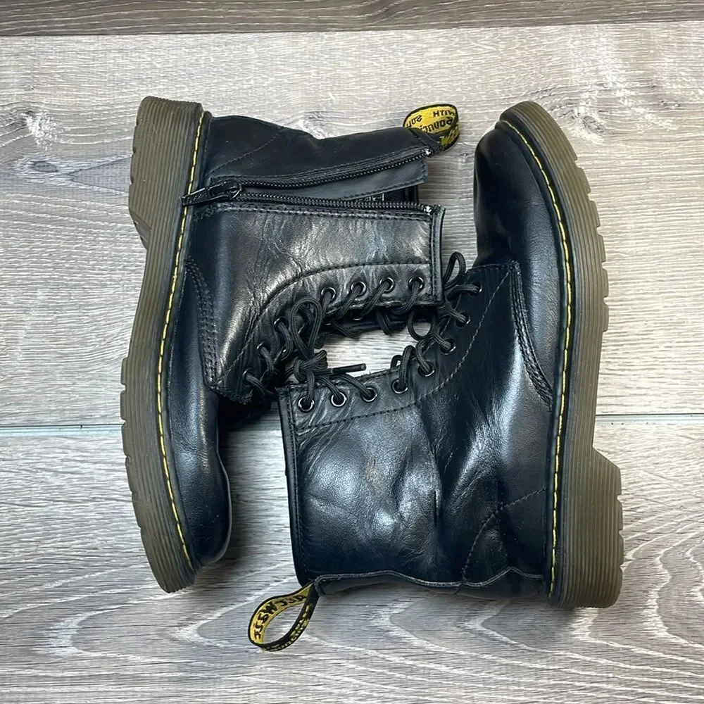 Dr Martens Delaney Little Girl Sz 2 Black Leather 8-Eye Lace Up Zip Combat Boots